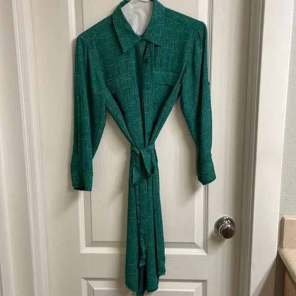 cabi green dress Cabi Green Floral Print Faux Wrap Pullover Dress Sz X-Small